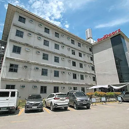 Reddoorz @ Insular Square Mandaue City
