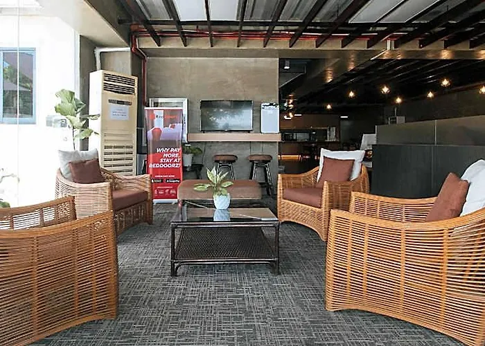 Hotel Reddoorz @ Insular Square Mandaue-stad