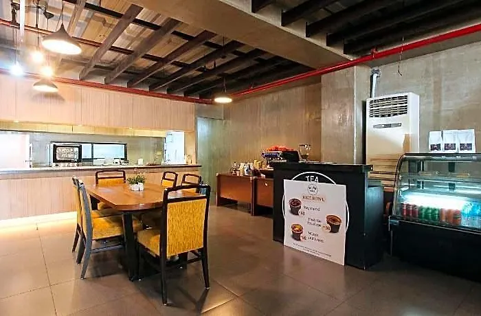 Hotel Reddoorz @ Insular Square Mandaue-stad