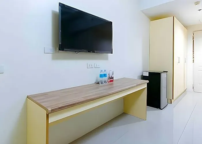 Reddoorz @ Insular Square Mandaue-stad