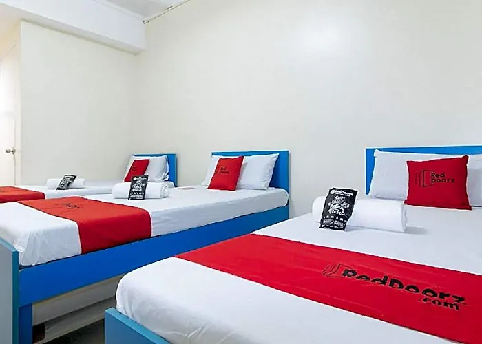 Reddoorz @ Insular Square