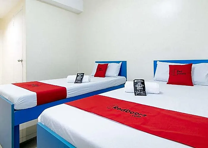 Hotel Reddoorz @ Insular Square Mandaue-stad